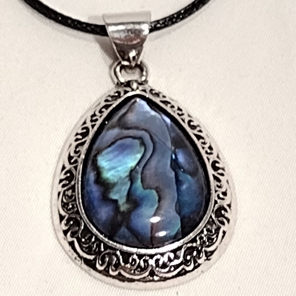 Tear Drop Abalone Shell pendant necklace